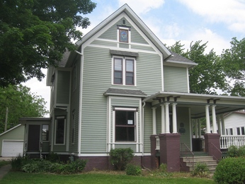 111 7th Ave NW, Independence, IA 50644 