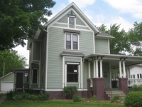 111 7th Ave NW, Independence, IA 50644 