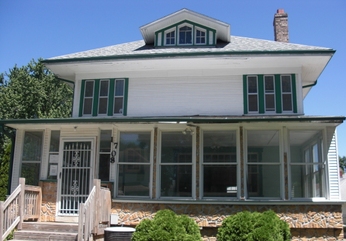 1708 W 3rd St, Waterloo, IA 50701 