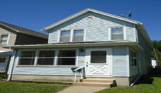 1203 Lincoln, Dubuque, IA 52001 