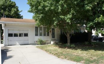 1014n 8th Ave E, Newton, IA 50208 