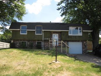 4085 Utica Ridge Rd, Bettendorf, IA 52722 