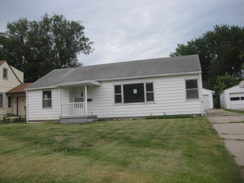 633 12th St, West Des Moines, IA 50265 