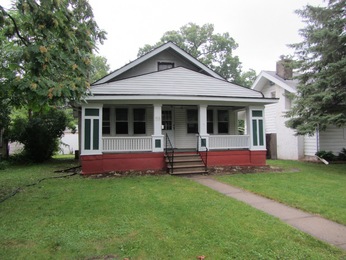 915 Clinton Avenue, Des Moines, IA 50313 