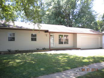 501 Mississippi Ter, Le Claire, IA 52753 