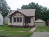 220 S 7th St, Estherville, IA 51334 