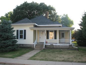 203 W 8th St S, Newton, IA 50208 
