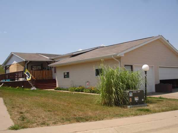 1319 Sundown, Iowa City, IA 52246 