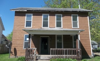 1708 Pershing Blvd, Clinton, IA 52732 