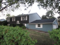 2743 W Central Park, Davenport, IA 52804 