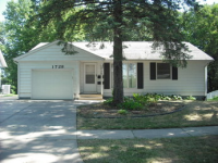 1728 Apache Trail N, Cedar Rapids, IA 52405 