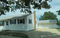 110 E. Summit St., Maquoketa, IA 52060 