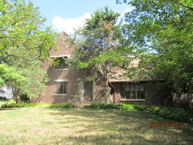 4225 Greenwood Drive, Des Moines, IA 50312 