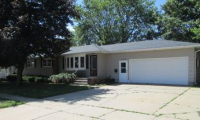 420 16th Street SW, Waverly, IA 50677 