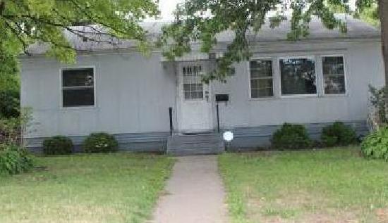 1108 W Lombard Street, Davenport, IA 52804 