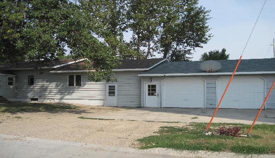 390 East 4th Street, Garner, IA 50438 