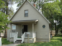 917 22nd Ct, Des Moines, IA 50317 