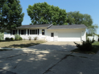 3606 Pine Wood Dr N, Cedar Rapids, IA 52402 