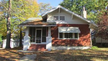 715 34th St, Sioux City, IA 51104 