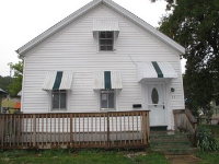 2711 Jackson St, Dubuque, IA 52001 