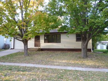1722 California Ave, Iowa City, IA 52240 