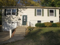 2255 Graham Cir, Dubuque, IA 52002 