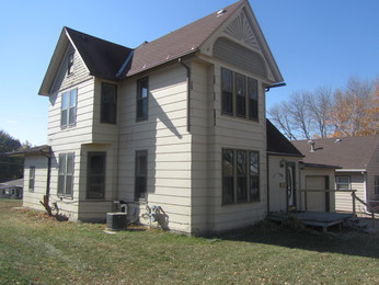 908 1st St SE, Le Mars, IA 51031 