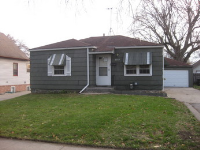 3313 E 12th St, Des Moines, IA 50316 