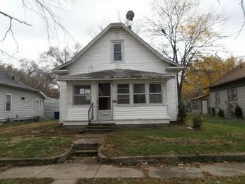 2235 Lyon St, Des Moines, IA 50317 
