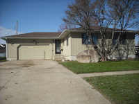 2055 Dows St, Ely, IA 52227 