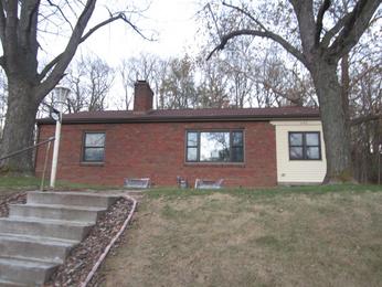 545 Waverly Rd, Davenport, IA 52804 