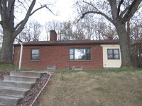 545 Waverly Rd, Davenport, IA 52804 