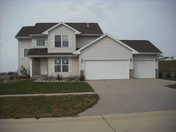 2135 Hillside Dr, Ely, IA 52227 