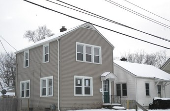 1915 W Locust Street, Davenport, IA 52804 