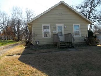 1212 Virginia Ave, Des Moines, IA 50315 