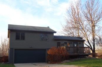 2205 Sugar Creek Ln, Marshalltown, IA 50158 