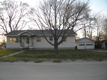 401 Washington St, Hamburg, IA 51640 