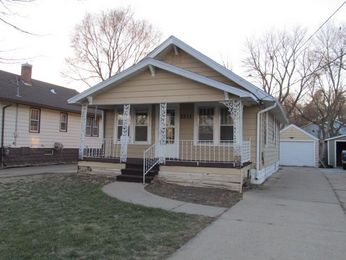 2211 Isabella St, Sioux City, IA 51103 