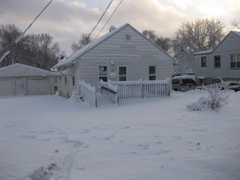 135 E Watrous Ave, Des Moines, IA 50315 