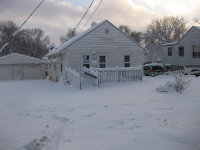 135 E Watrous Ave, Des Moines, IA 50315 