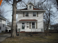 880 Daniels St NE, Cedar Rapids, IA 52402 
