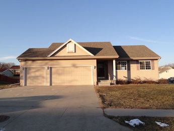 4248 Boyd St, Des Moines, IA 50317 