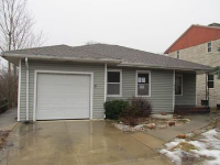 910 S Glass St, Sioux City, IA 51106 