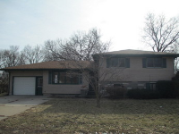 311 11th Pl, Camanche, IA 52730 