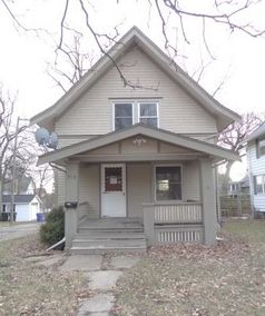 319 18th St NE, Cedar Rapids, IA 52402 