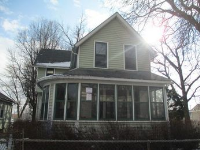 1117 6th St W, Davenport, IA 52802 