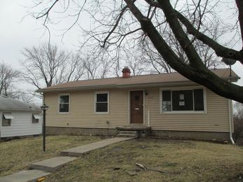1343 Clay St, Davenport, IA 52804 