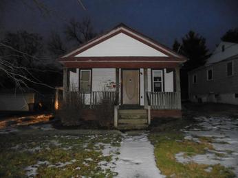 3238 State Ave, Des Moines, IA 50317 