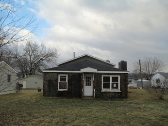 321 4th St, Buffalo, IA 52728 