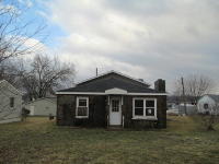 321 4th St, Buffalo, IA 52728 